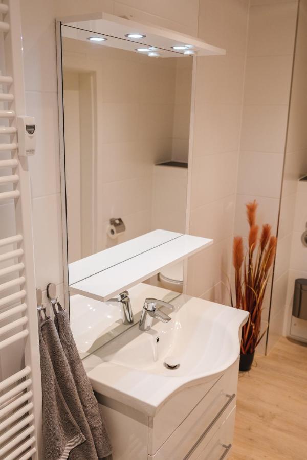 World Of Rooms - Apartment Paris Кассель Экстерьер фото